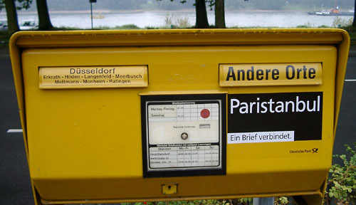 Paristanbul - postkasse i Düsseldorf Paristanbul