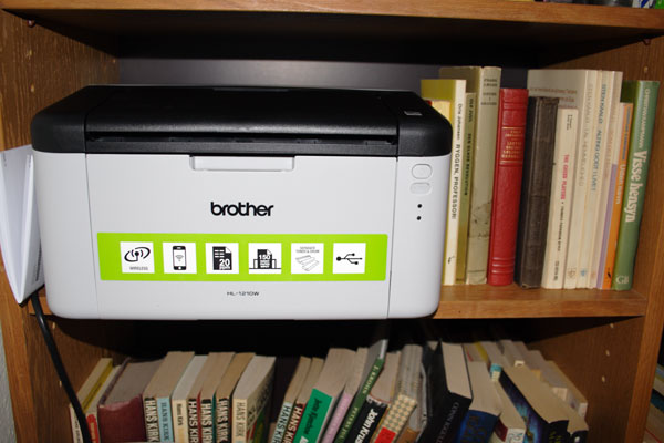 Printer i reol Printer