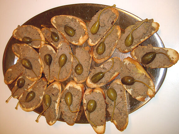 Bruschette med olivenpasta og kapers