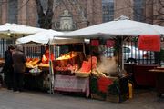 Roasted almonds on Str&oslash;get