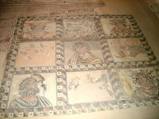 De 4 &aring;rstider. Gulvmosaik i Dionysos' hus i Paphos