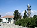 Larnaca fort. I baggrunden minareten med stillads.