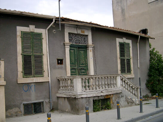 Forfaldent hus i Nicosia p&aring; Cypern