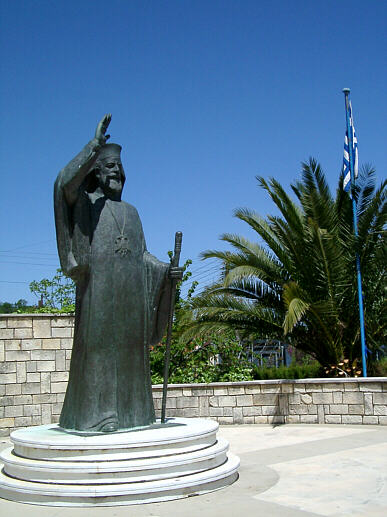 Statue af &aelig;rkebiskop og pr&aelig;sident Makarios