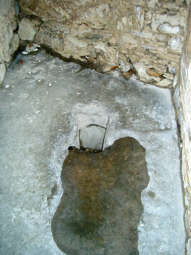 Dasset i Makarios' f&oslash;dehjem