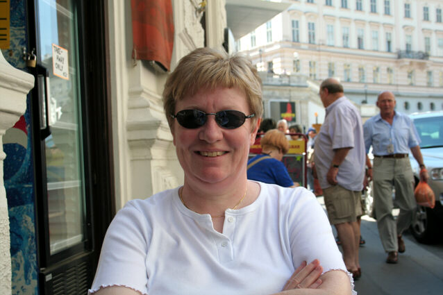 Helle med en fad&oslash;l i Wien