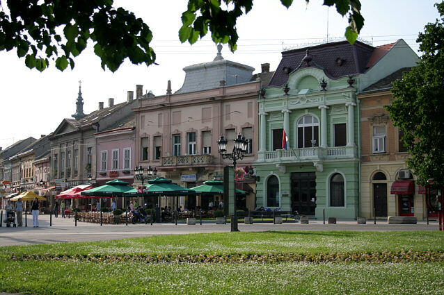 Fra g&aring;gaden i Novi Sad
