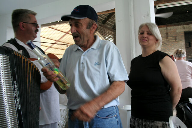 Serbisk frokost i Jarak