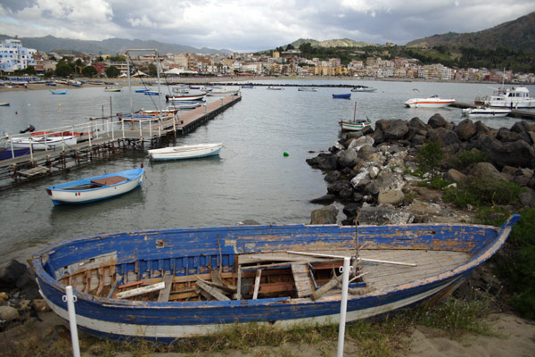 B&aring;de i Naxos' havn