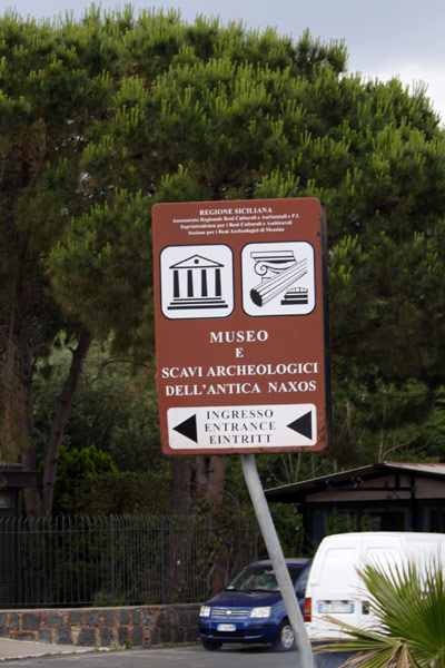 Skilt ved Capo Schis�