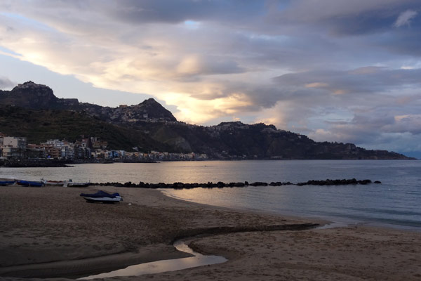 Solnedgang over Taormina