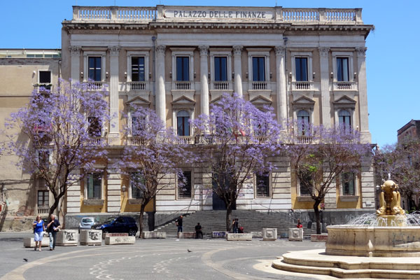 Blå træer i Catania