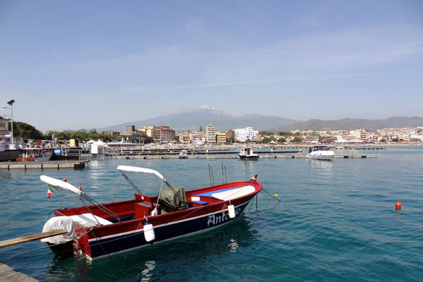 Naxos med Etna i baggrunden