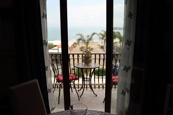 Vores altan med havudsigt