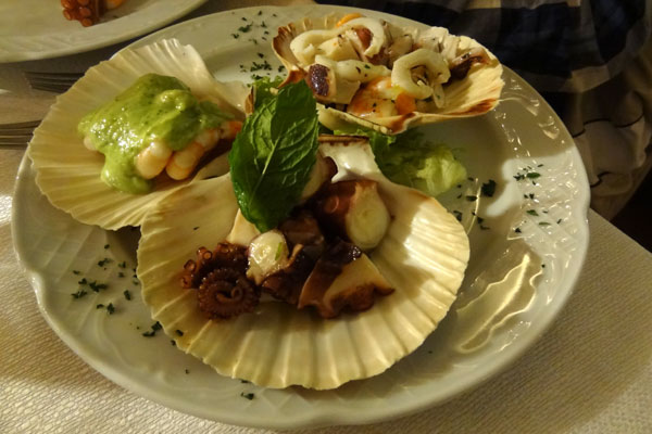 Antipasta med havets friske frugter