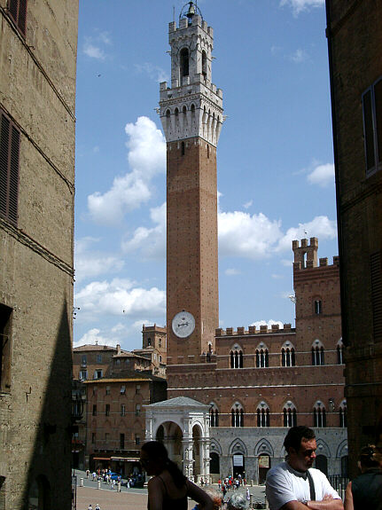 T&aring;rnet p&aring; Sienas campo