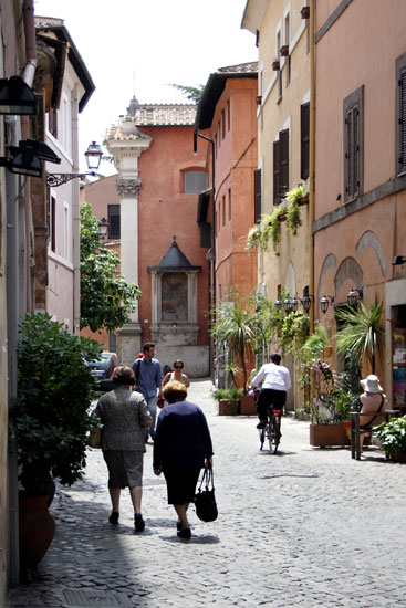 Picture from a street in Trastevere