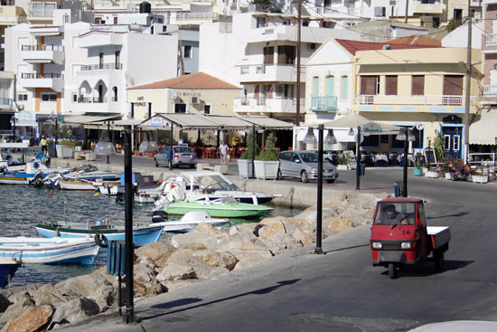 Del af havnefronten i Pigadia, Karpathos