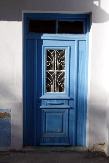 Bl&aring; d&oslash;r i Pigadia, Karpathos