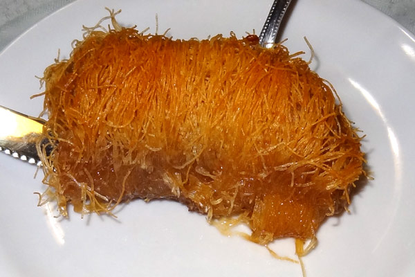 Kadaifi - gr&aelig;sk dessert med honning og n&oslash;dder