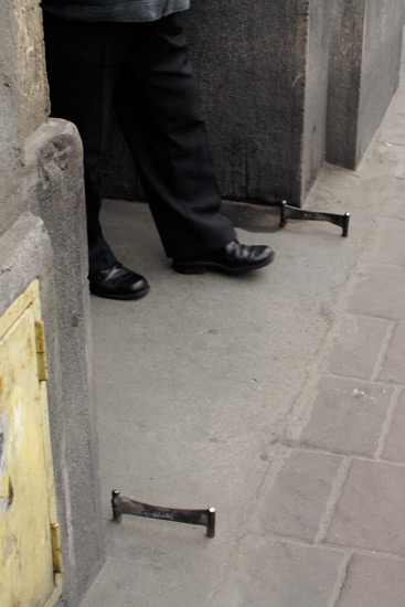 Skrabejern ved d&oslash;r i Krakow