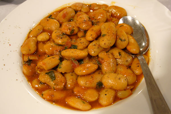 Bagte b�nner i tomatsauce