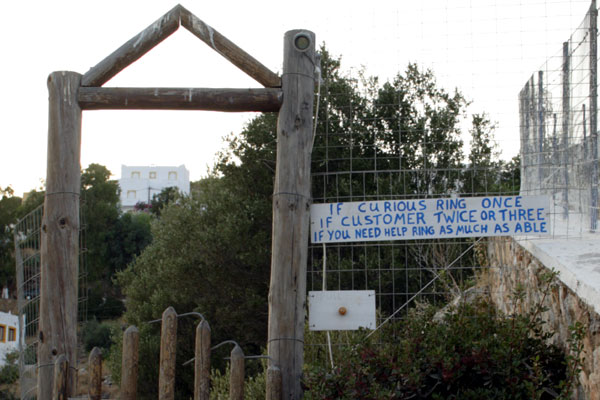 Pudsigt skilt i Panteli