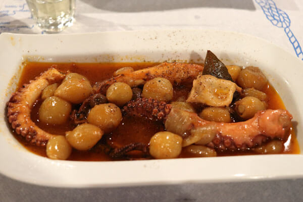 Octopus stifado