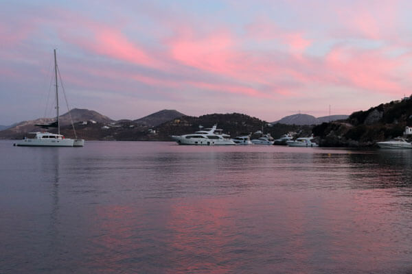 Solnedgang i Panteli Bay