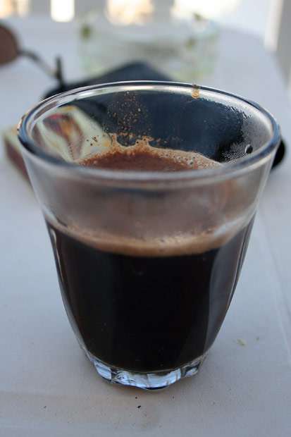 Espresso p&aring; gr&aelig;sk man�r