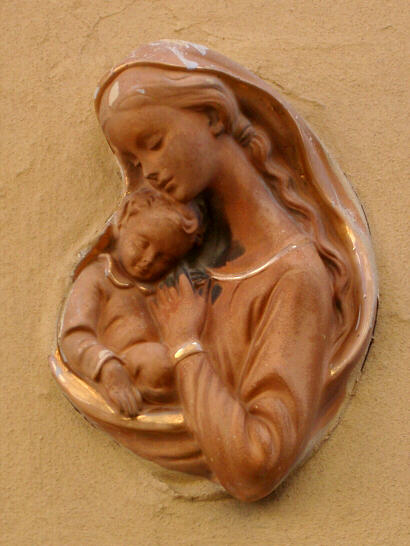 Madonna on house wall