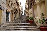 Gade med trapper i Valletta
