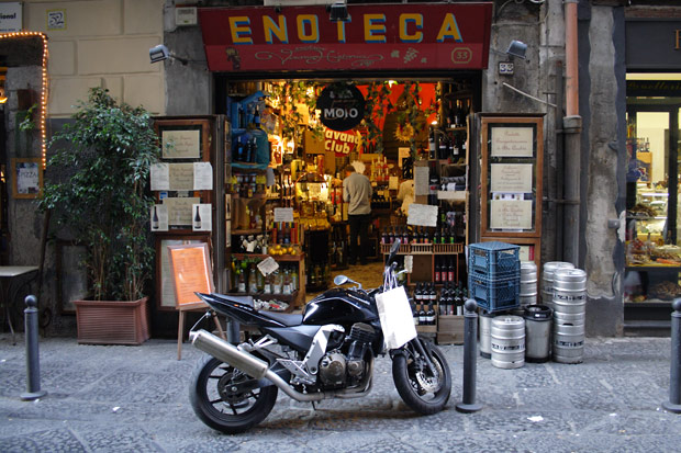 Via dei Tribunali i Napoli