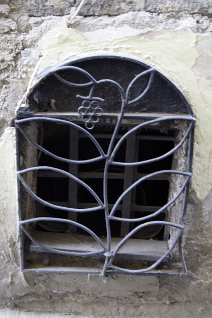 Window lattice in Naples