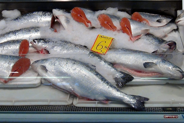Laks p&aring; markedet i Riga