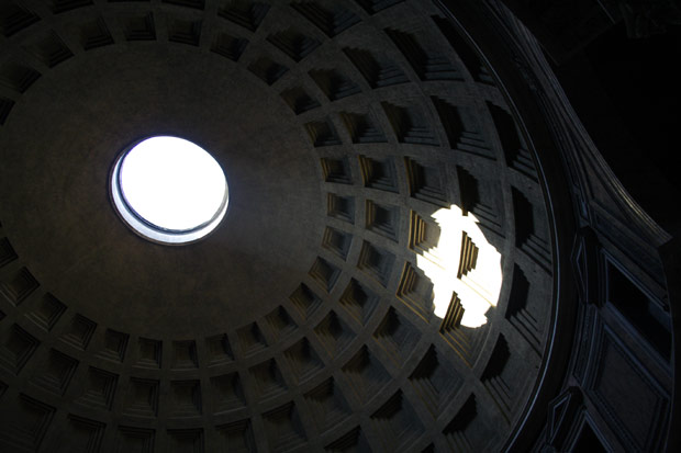 Hullet i Pantheons kuppel