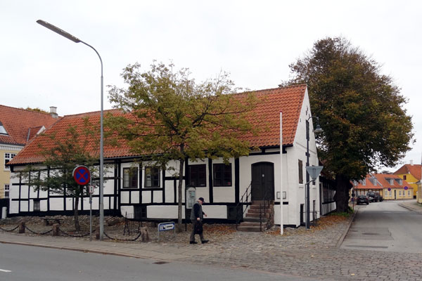 S&aelig;by Museum, Algade 1