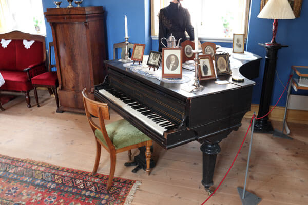 Klaver p� S�bygaard