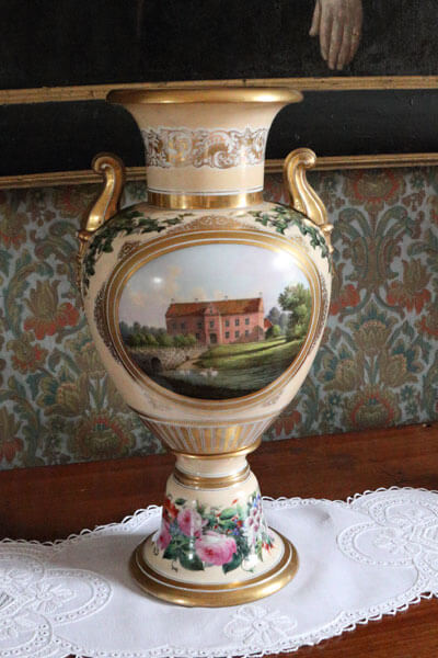 Vase med S�bygaard-motiv