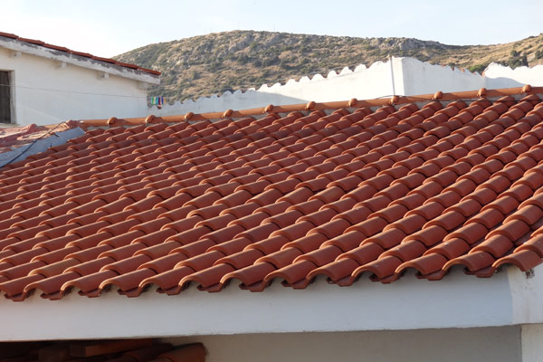 Typisk tegltag i Pythagorion p&aring; Samos