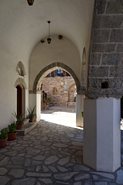 Ved kirken i Megali Panagia