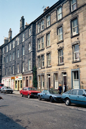 Typiske huse af sandsten i Edinburgh