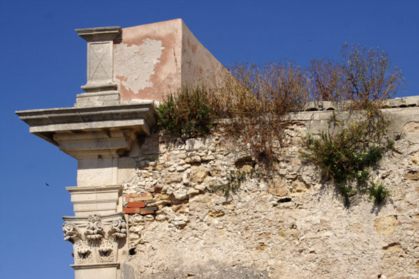 Forfalden kirke i Ortigia