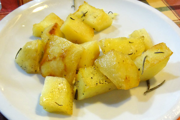 Ovnbagte rosmarinkartofler
