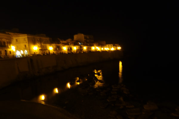 Lungomare d'Ortigia ved nattetid