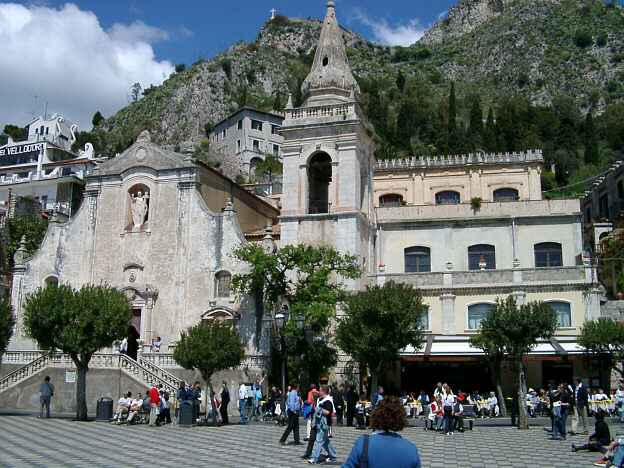 Piazza 9. Aprile i Taormina