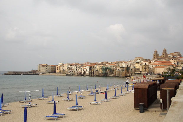 Badestranden i Cefalù på Sicilien