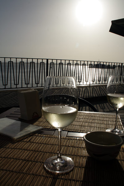 Aperitif p&aring; Cafe del Mar i Siracusa
