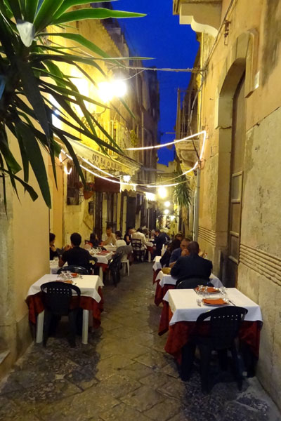 Gyden med Osteria da Mariano