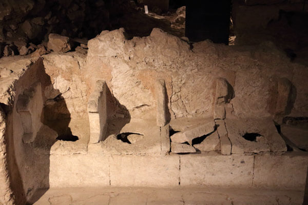 Stenstole til d�de munke